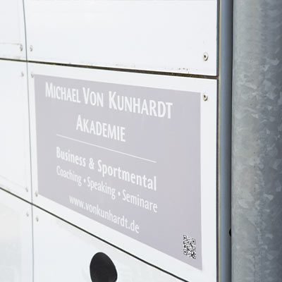 https://www.vonkunhardt.de/wp-content/uploads/2019/12/akademie_04-400x400.jpg